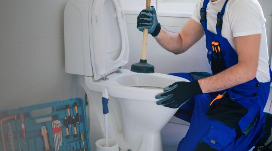 Expert burst pipe repair services in Hickman, KY